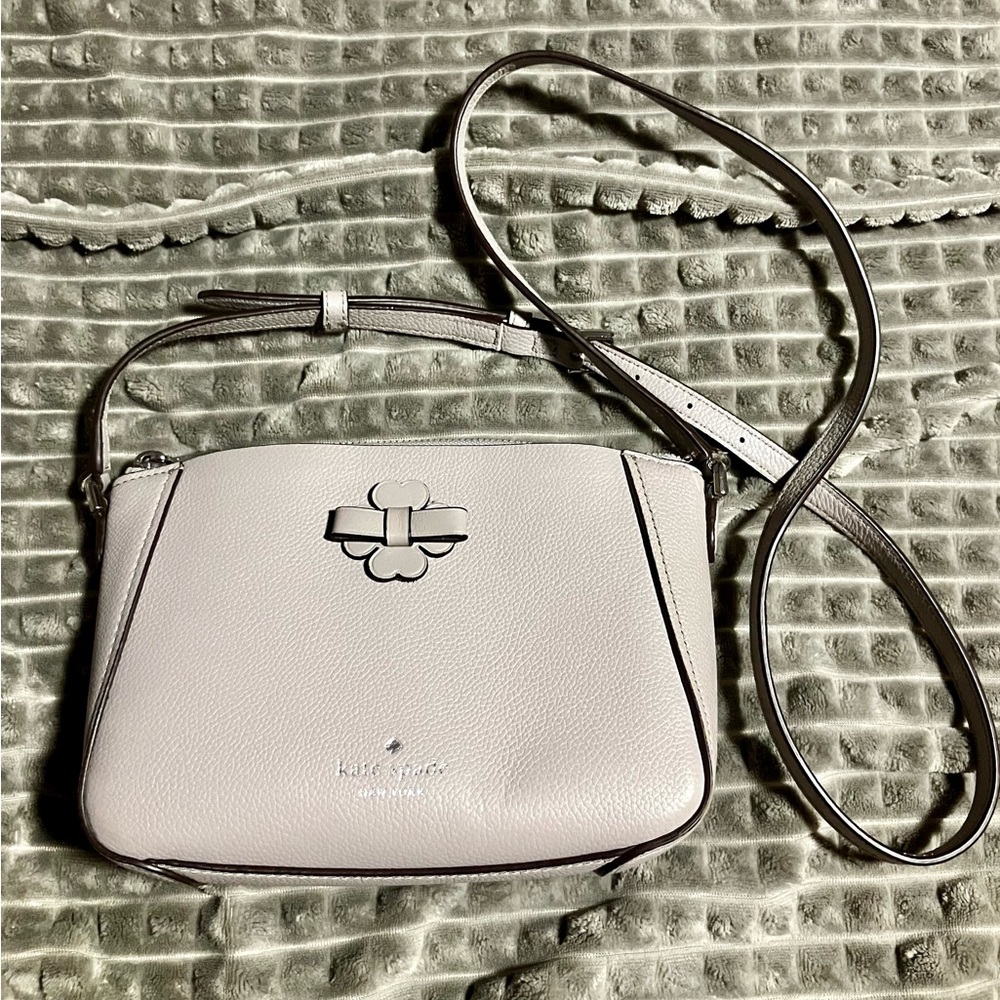 EUC Kate Spade Gray Pebbled Leather Crossbody Bag Purse